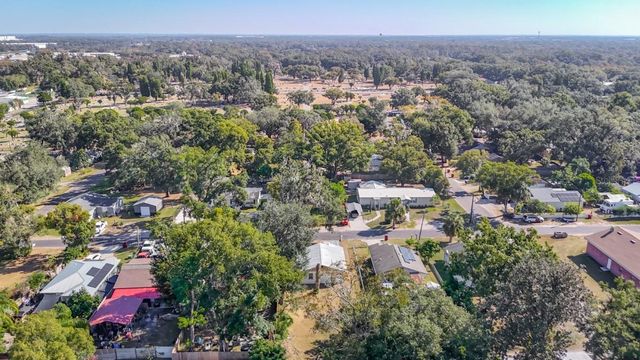 1807 N BARNES STREET, Plant City, FL 33563