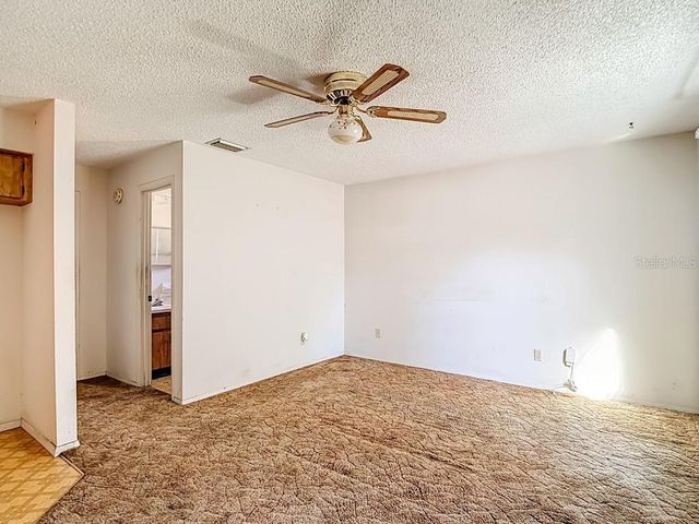 1807 N BARNES STREET, Plant City, FL 33563