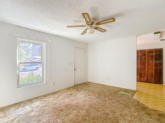 1807 N BARNES STREET, Plant City, FL 33563