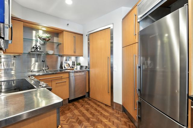 2950 Dean Parkway 2205, Minneapolis, MN 55416