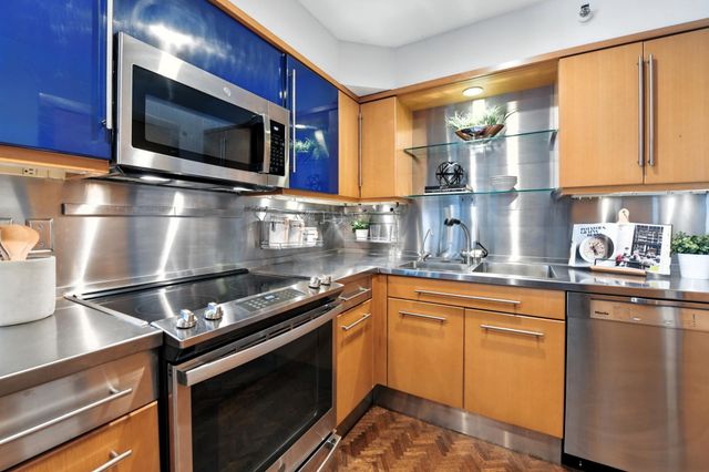 2950 Dean Parkway 2205, Minneapolis, MN 55416