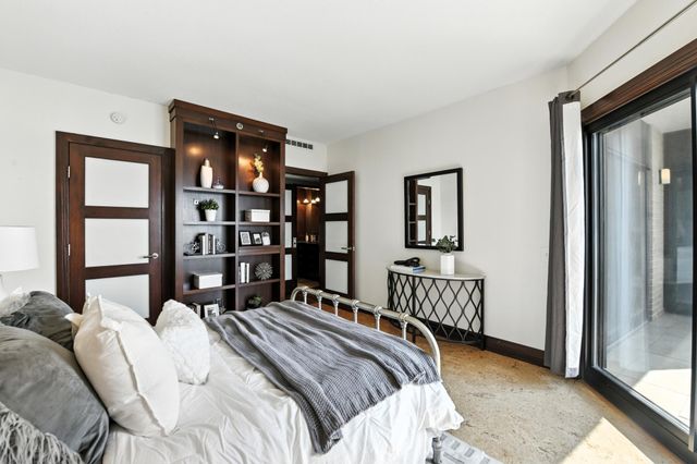 2950 Dean Parkway 2205, Minneapolis, MN 55416