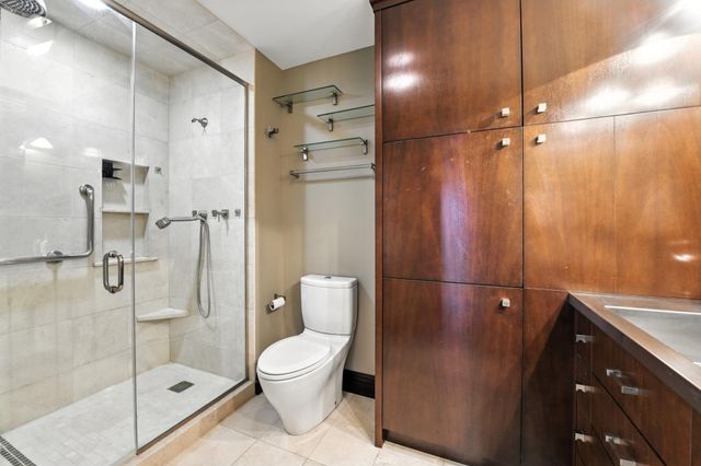 2950 Dean Parkway 2205, Minneapolis, MN 55416