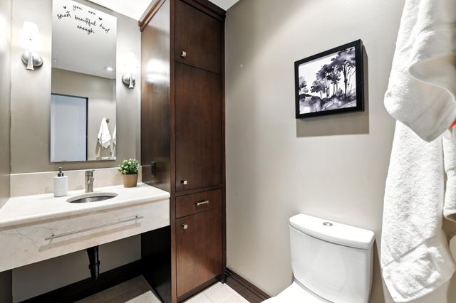 2950 Dean Parkway 2205, Minneapolis, MN 55416