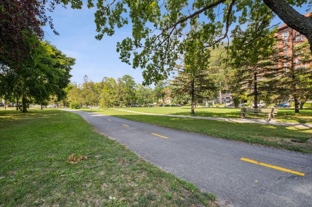 2950 Dean Parkway 2205, Minneapolis, MN 55416