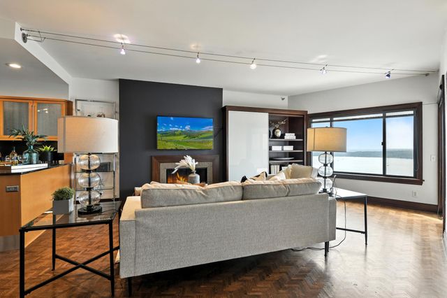 2950 Dean Parkway 2205, Minneapolis, MN 55416