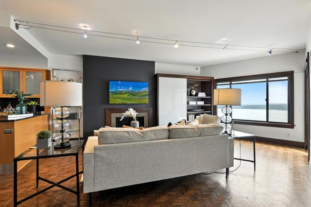 2950 Dean Parkway 2205, Minneapolis, MN 55416