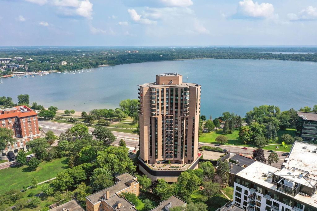 2950 Dean Parkway 2205, Minneapolis, MN 55416