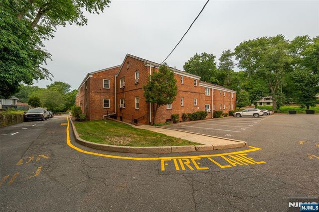 161 Knickerbocker C, Englewood, NJ 07631
