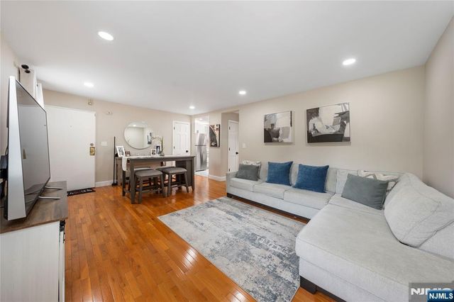 161 Knickerbocker C, Englewood, NJ 07631