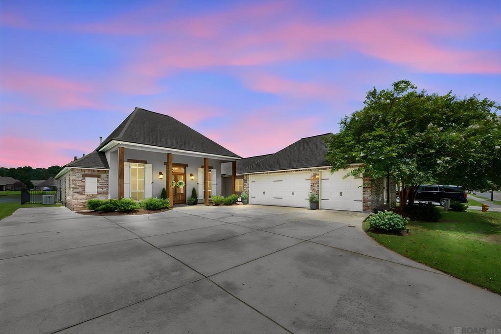 4850 Alice Louise Dr, Greenwell Springs, LA 70739