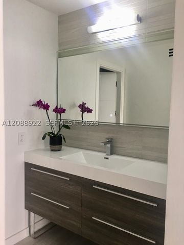 881 Ocean Dr 12C, Key Biscayne, FL 33149