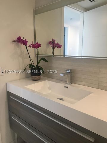 881 Ocean Dr 12C, Key Biscayne, FL 33149