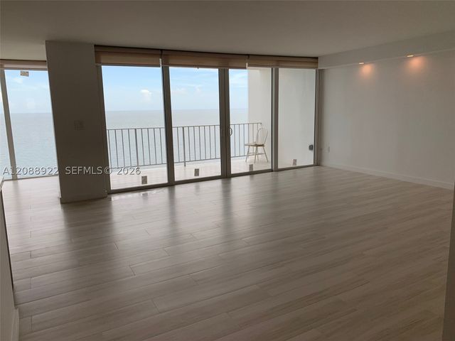 881 Ocean Dr 12C, Key Biscayne, FL 33149