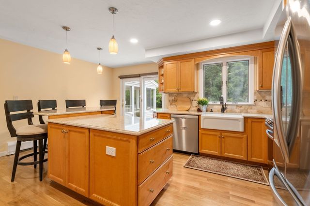 20 Hunters Run, Franklin, MA 02038