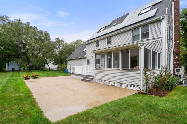 20 Hunters Run, Franklin, MA 02038