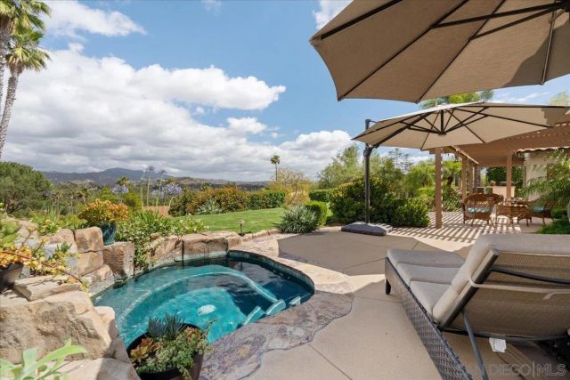 328 Montecito Gln, Esondido, CA 92025