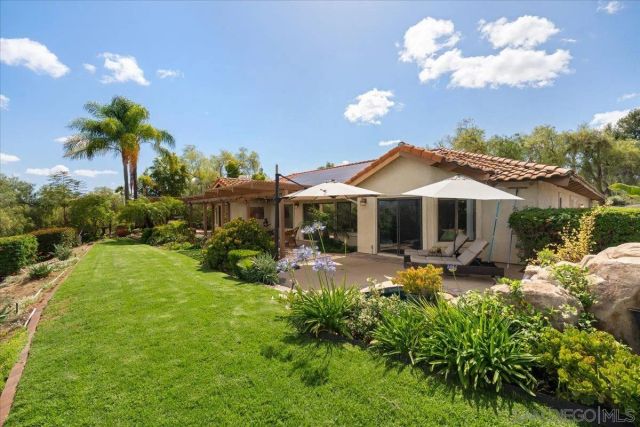 328 Montecito Gln, Esondido, CA 92025