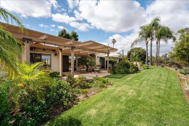 328 Montecito Gln, Esondido, CA 92025