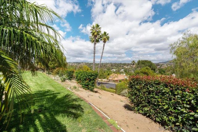328 Montecito Gln, Esondido, CA 92025
