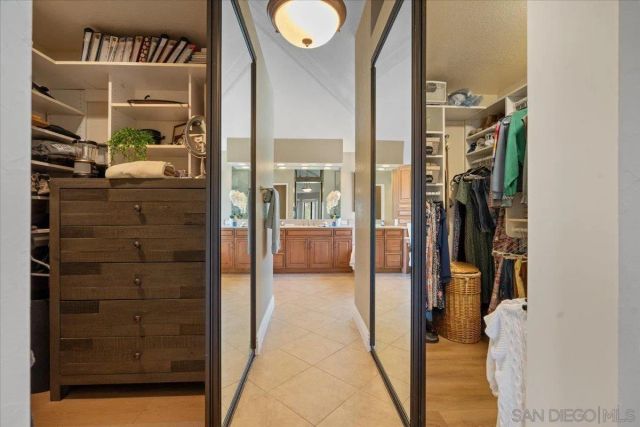 328 Montecito Gln, Esondido, CA 92025