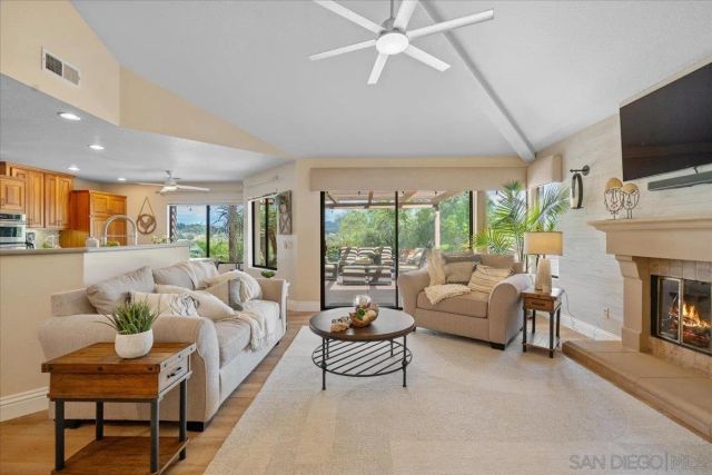328 Montecito Gln, Esondido, CA 92025