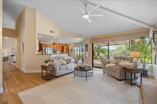 328 Montecito Gln, Esondido, CA 92025