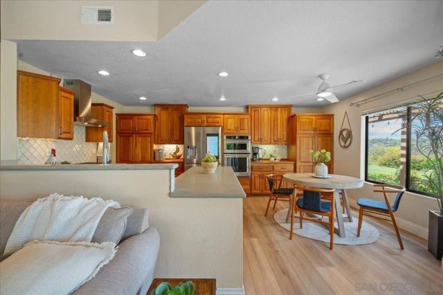 328 Montecito Gln, Esondido, CA 92025