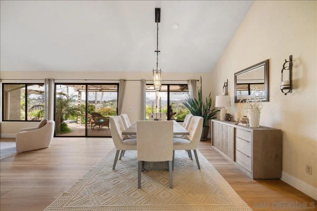 328 Montecito Gln, Esondido, CA 92025