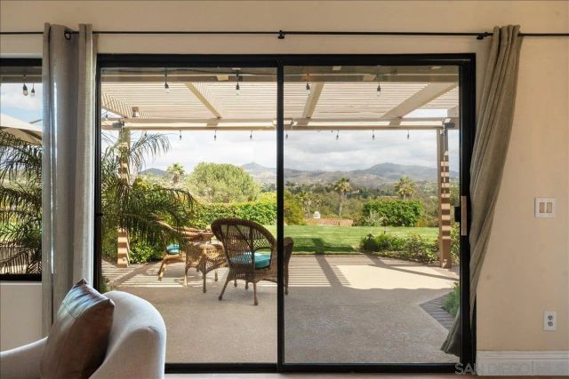 328 Montecito Gln, Esondido, CA 92025