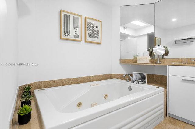 4779 Collins Ave 3804, Miami Beach, FL 33140