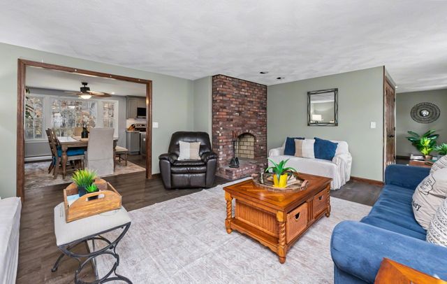 16 Tokanel Drive, Londonderry, NH 03053
