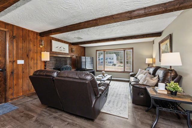 16 Tokanel Drive, Londonderry, NH 03053