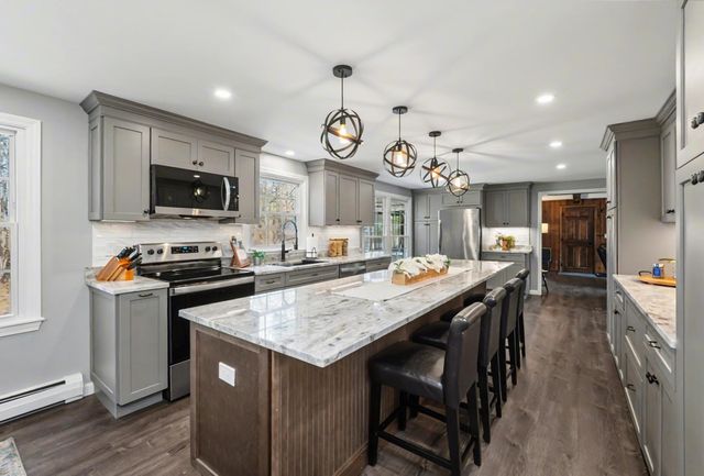 16 Tokanel Drive, Londonderry, NH 03053