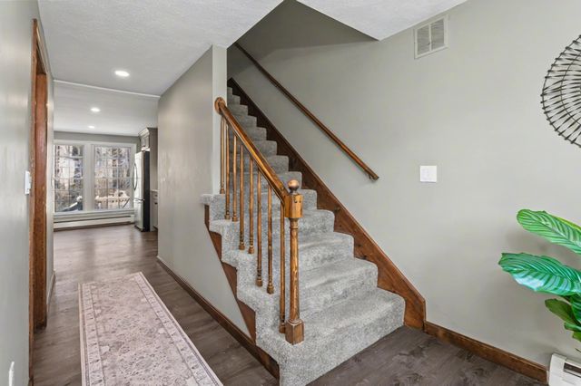 16 Tokanel Drive, Londonderry, NH 03053