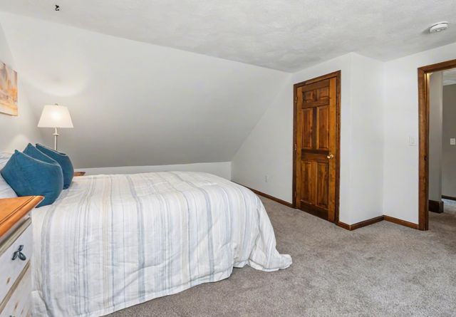 16 Tokanel Drive, Londonderry, NH 03053