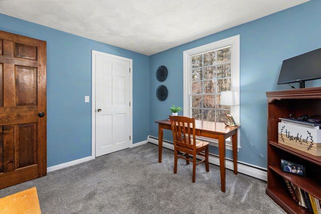 16 Tokanel Drive, Londonderry, NH 03053