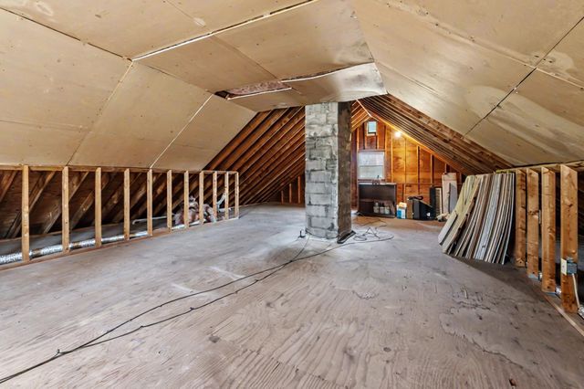 16 Tokanel Drive, Londonderry, NH 03053