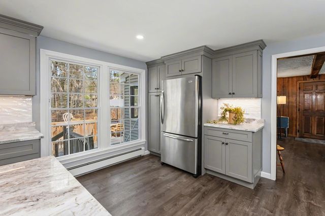16 Tokanel Drive, Londonderry, NH 03053
