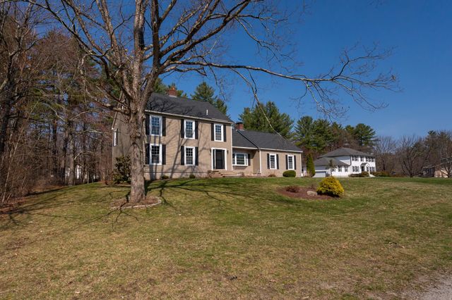 16 Tokanel Drive, Londonderry, NH 03053