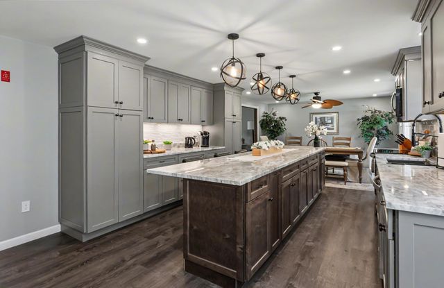 16 Tokanel Drive, Londonderry, NH 03053