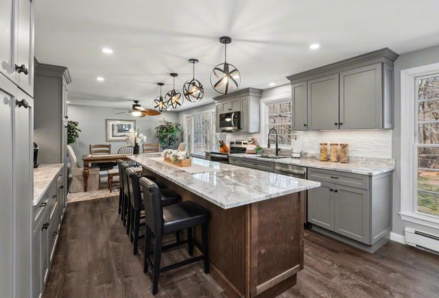 16 Tokanel Drive, Londonderry, NH 03053
