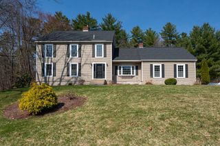 16 Tokanel Drive, Londonderry, NH 03053