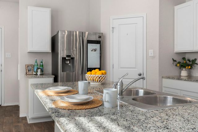 1243 Yellow Warbler Run, San Antonio, TX 78253