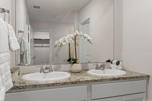 1243 Yellow Warbler Run, San Antonio, TX 78253