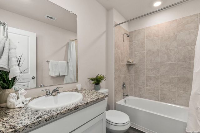 1243 Yellow Warbler Run, San Antonio, TX 78253