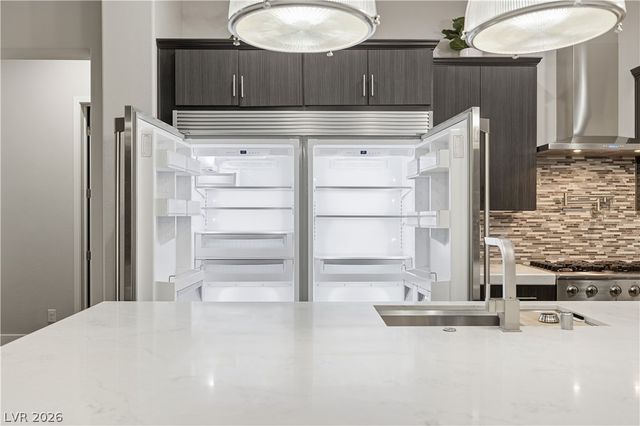 5565 North Grand Canyon Drive, Las Vegas, NV 89149