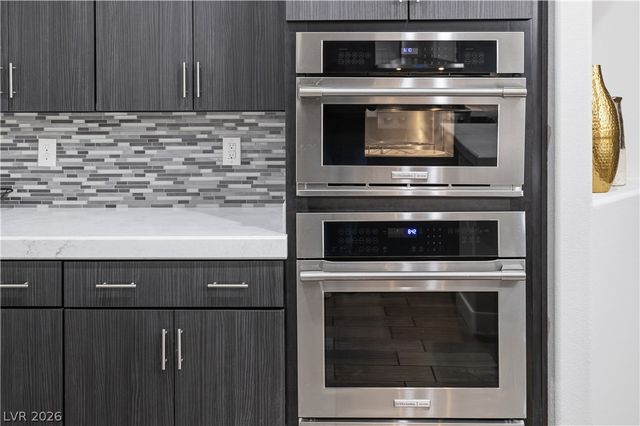 5565 North Grand Canyon Drive, Las Vegas, NV 89149