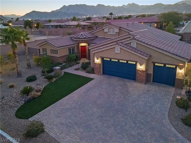 5565 North Grand Canyon Drive, Las Vegas, NV 89149