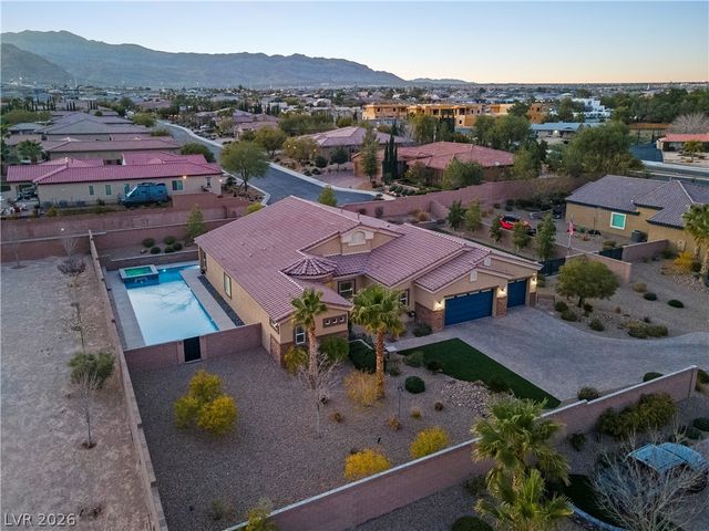 5565 North Grand Canyon Drive, Las Vegas, NV 89149